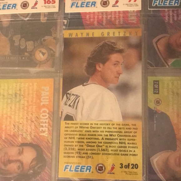 Wayne Gretaky - Picture 2 of 4